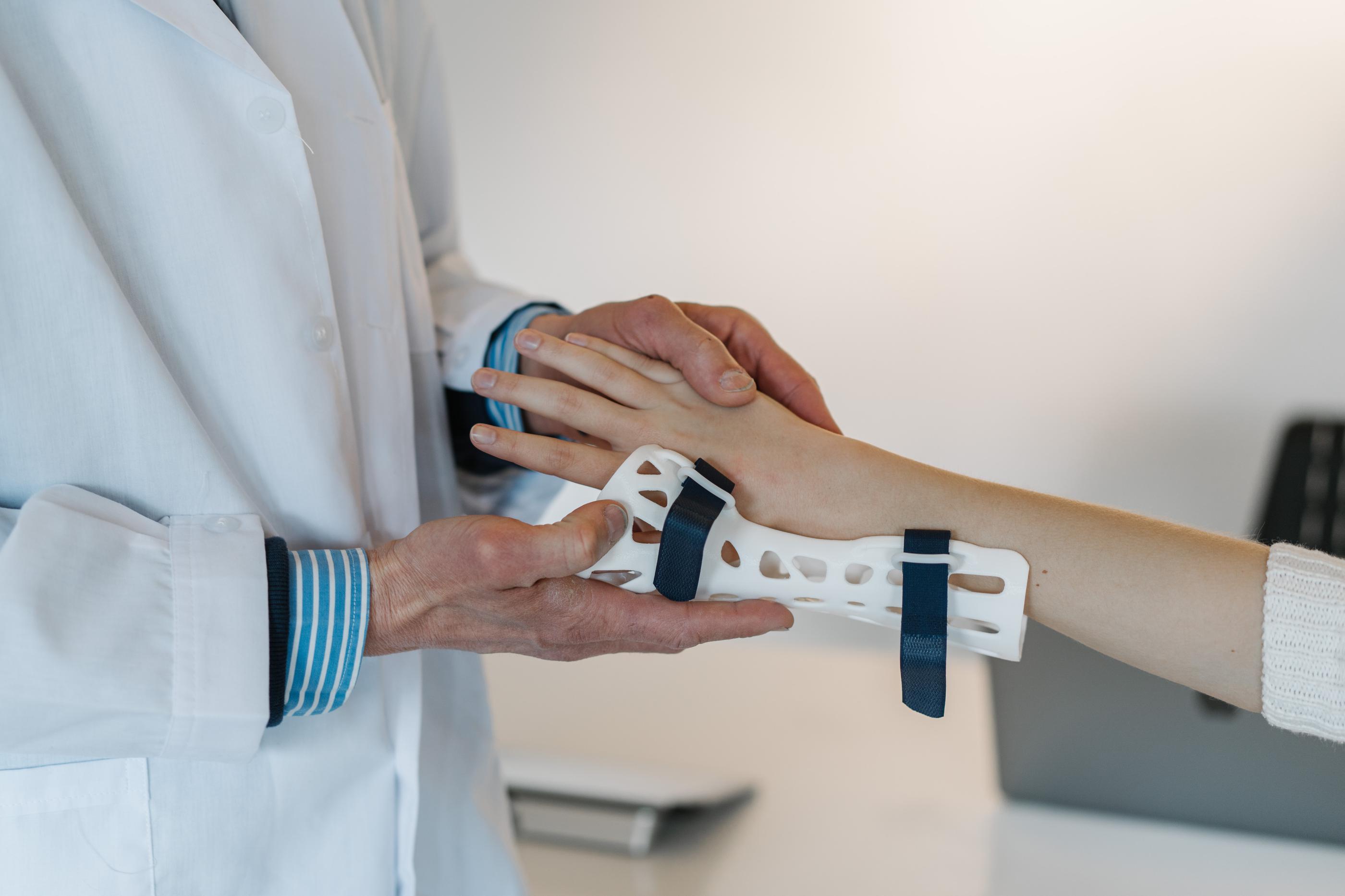 Dislocations and Fractures: Types, Symptoms, and Treatments