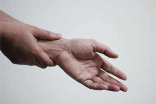 Injuries can happen when you least expect them — and they can be disorienting and chaotic when they do occur. You may be in too much pain to help yourself, or it may be during a time when your primary care doctor’s office is closed. So how can you get help when you need it?